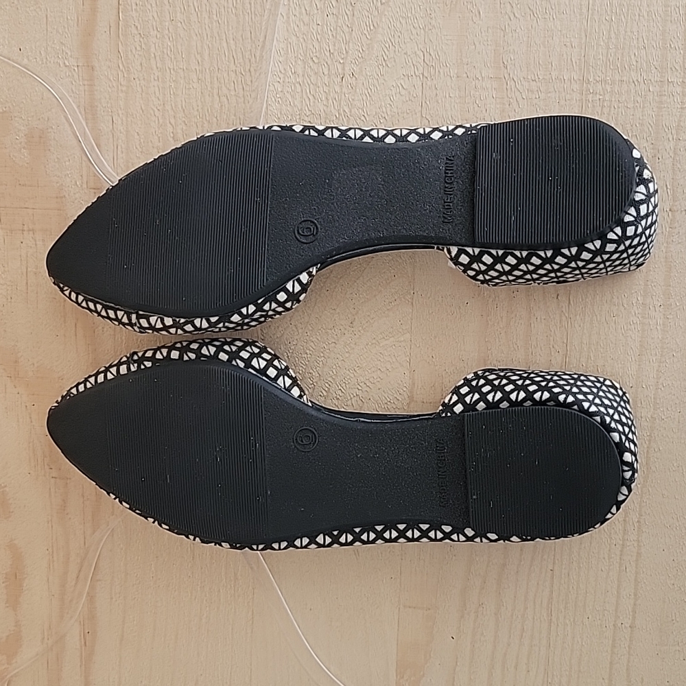 Gap sz6 Canvas Black and White Flats - Picture 6 of 8